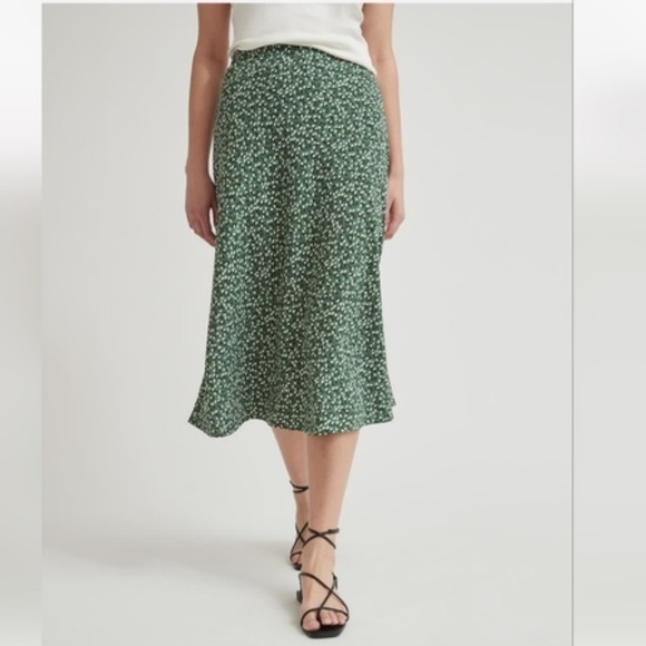 RW&CO. Dresses & Skirts - NWOT Green Polka Dot Women's Skirt